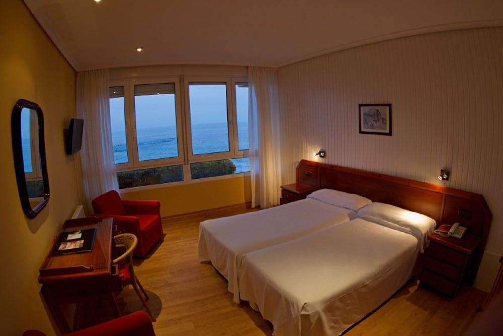 Hotel Josein Comillas Extérieur photo
